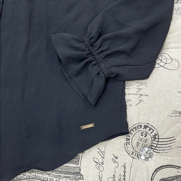 💥 T Tahari Feminine Button Front Long Sleeve Blouse - Picture 6 of 13